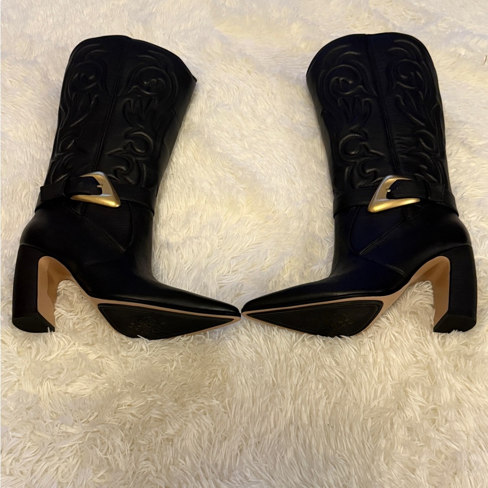 Elegant Black Heeled Boots with Gold Accent - Picture 7 of 10